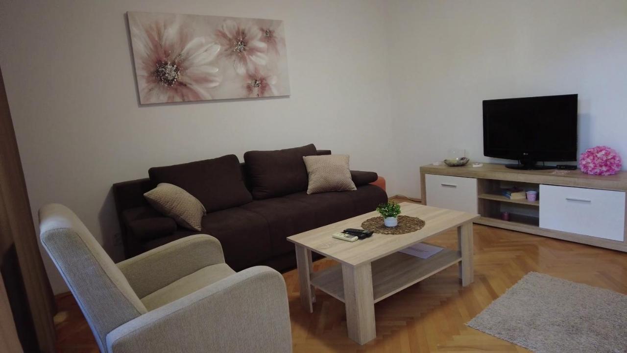 Apartment Dina Оміш Екстер'єр фото